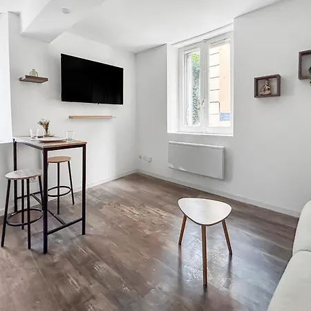 Lumineux Et Fonctionnel à Perpignano