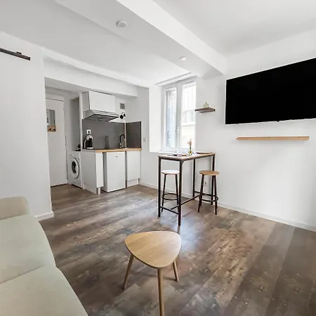 Confortable Centre Proche Commerces Апартаменты *