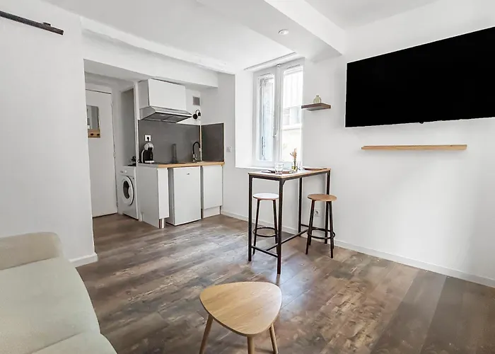 Confortable Centre Proche Commerces Апартаменты *