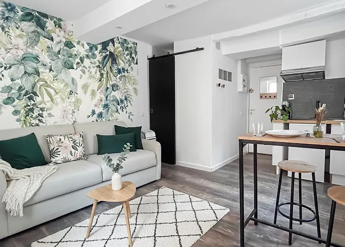 Confortable Centre Proche Commerces Appartement